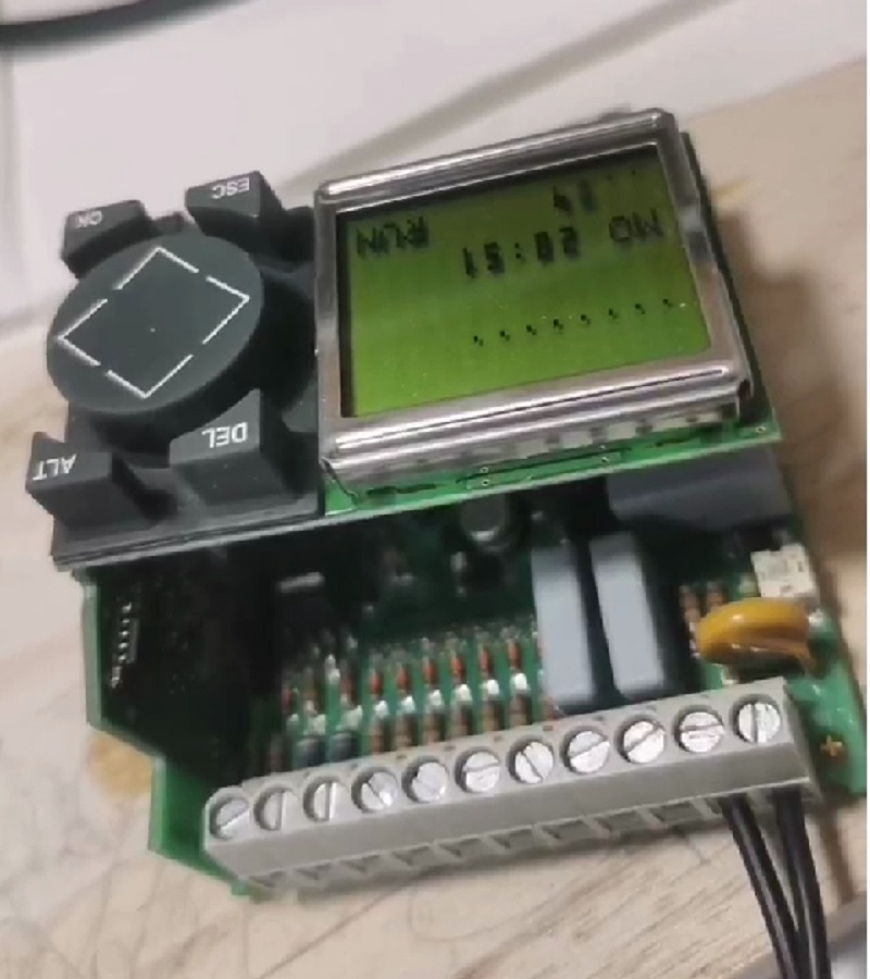 山東 煙臺(tái) 德國(guó)伊頓穆勒 PLC  easy512-AC-RC 維修 上電屏幕不亮 沒顯示 沒有輸出 故障